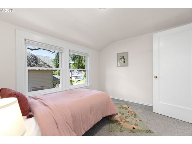 1566 Se LINN St, Portland, OR 97202