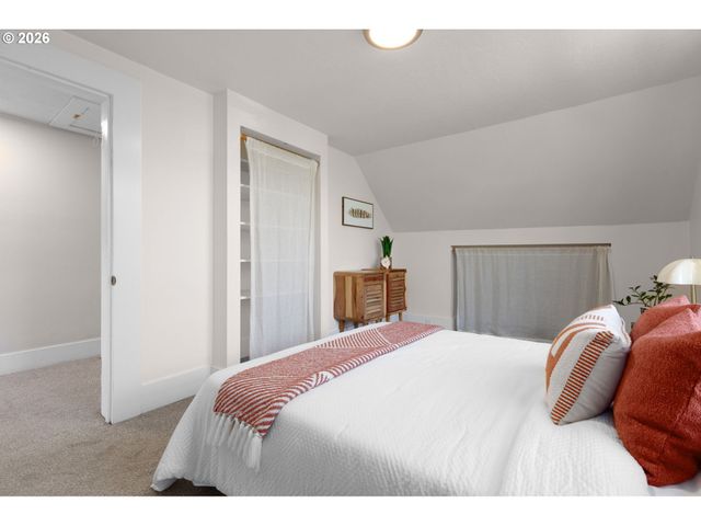 1566 Se LINN St, Portland, OR 97202