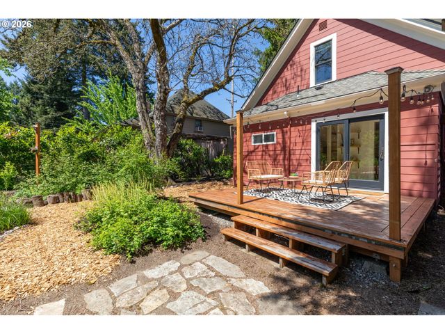 1566 Se LINN St, Portland, OR 97202