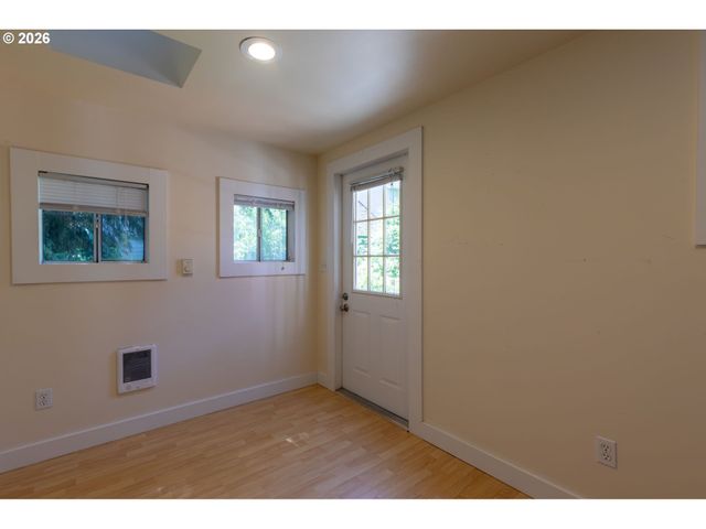 1566 Se LINN St, Portland, OR 97202