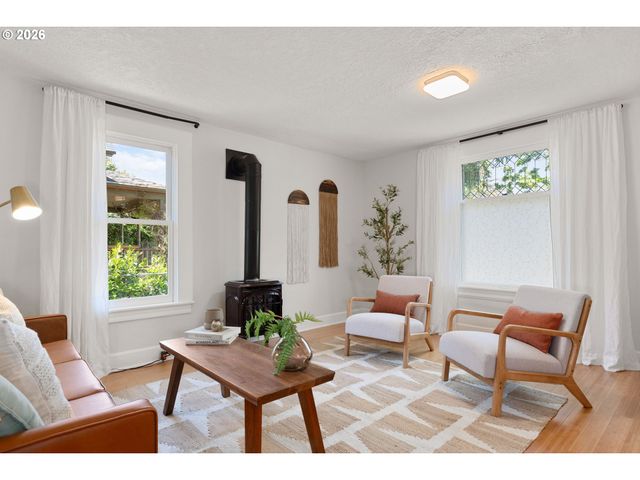 1566 Se LINN St, Portland, OR 97202