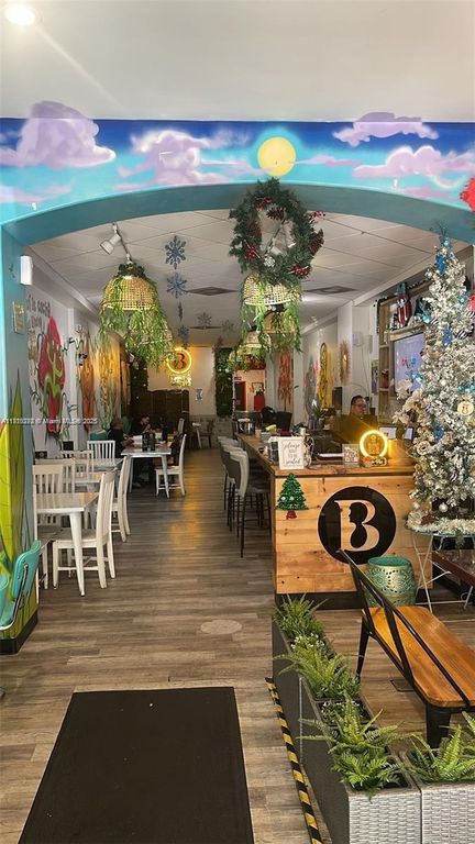 1917 Hollywood Blvd, Hollywood, FL 33020