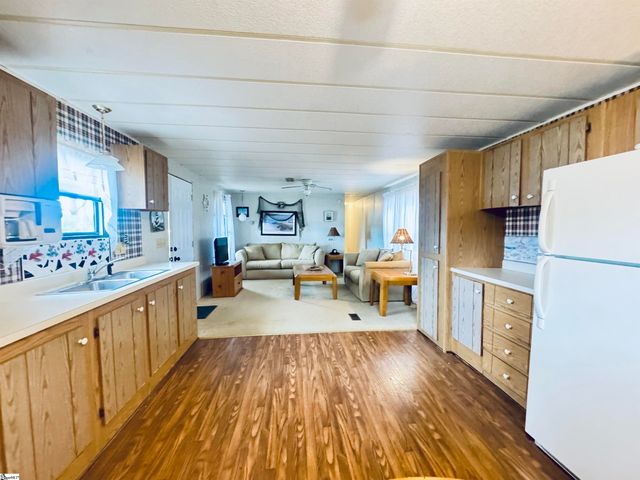 1143 Jets Landing Road, Abbeville, SC 29620