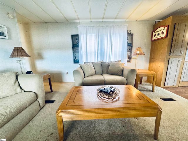 1143 Jets Landing Road, Abbeville, SC 29620