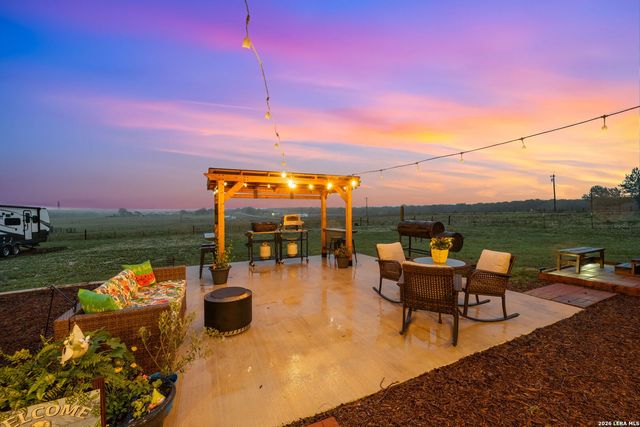 2520 County Road 319, La Vernia, TX 78121