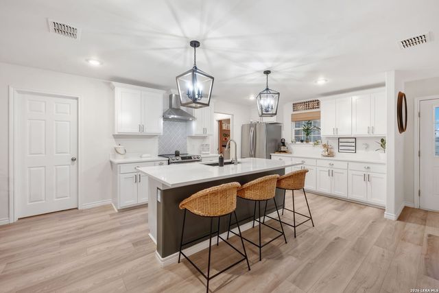 2520 County Road 319, La Vernia, TX 78121
