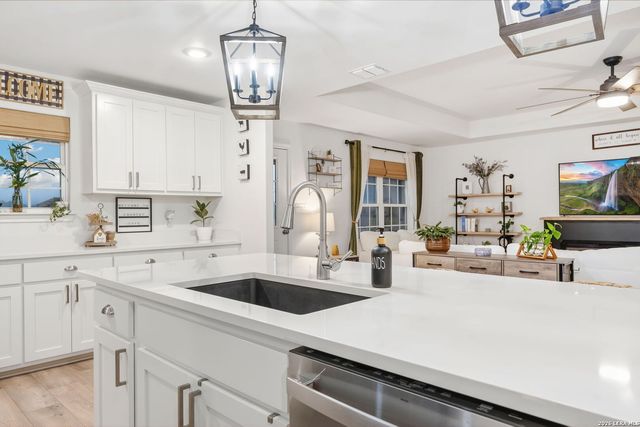 2520 County Road 319, La Vernia, TX 78121