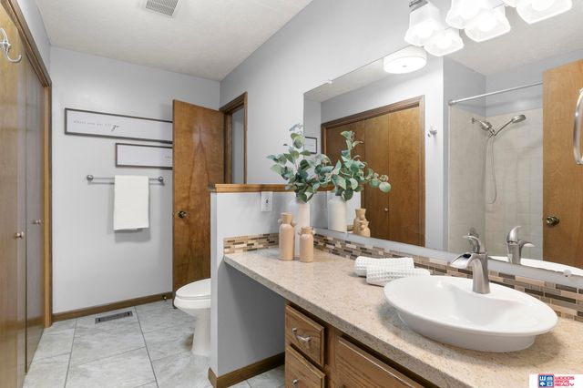 5216 S Bennington Place, Lincoln, NE 68516