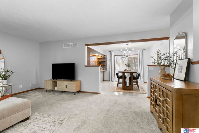 5216 S Bennington Place, Lincoln, NE 68516