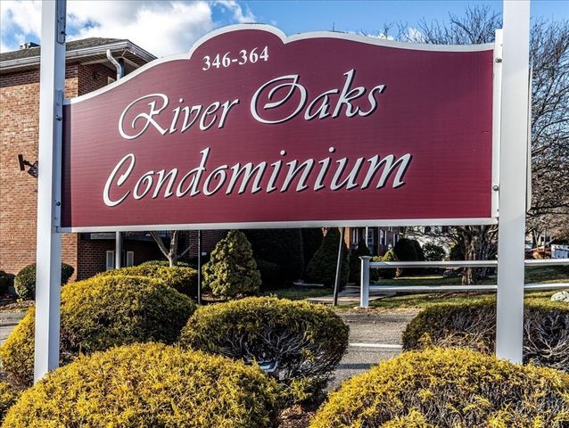 360 Neponset Street 702, Canton, MA 02021