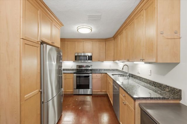 360 Neponset Street 702, Canton, MA 02021
