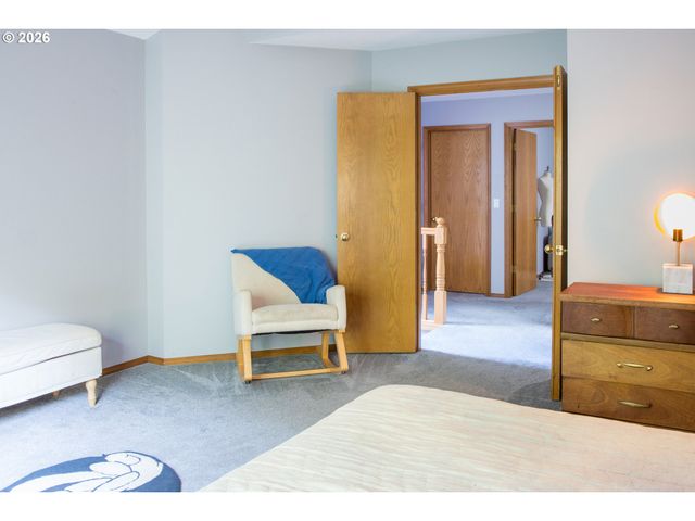 9436 Sw WOOD Pkwy, Portland, OR 97219
