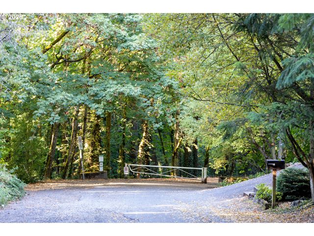 9436 Sw WOOD Pkwy, Portland, OR 97219