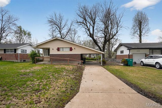 2240 Kerwin Drive, St Louis, MO 63136