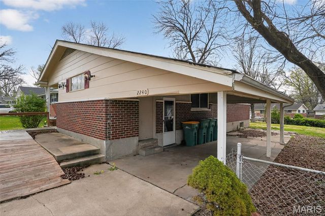 2240 Kerwin Drive, St Louis, MO 63136