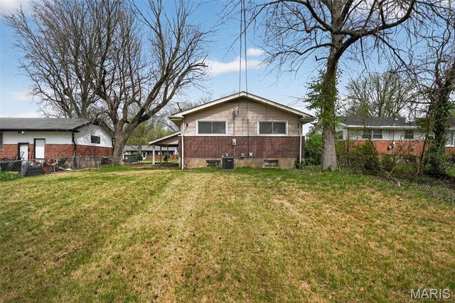 2240 Kerwin Drive, St Louis, MO 63136