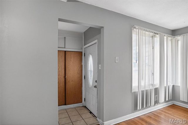 2240 Kerwin Drive, St Louis, MO 63136