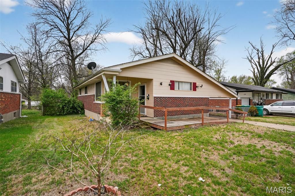 2240 Kerwin Drive, St Louis, MO 63136