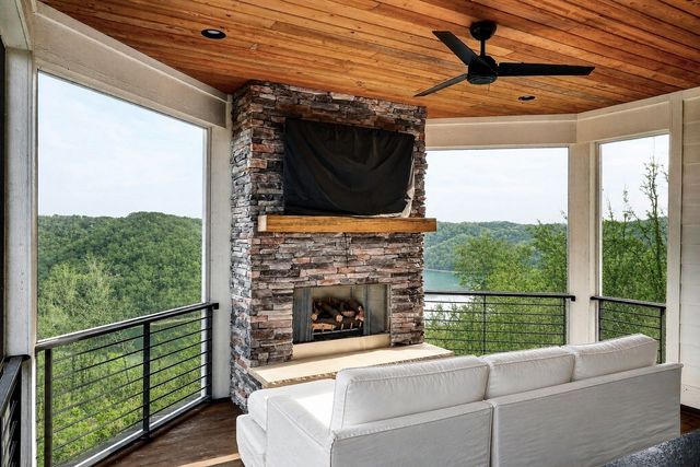 160 Shayna Ct, Smithville, TN 37166