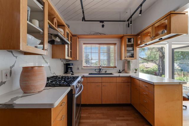 527 Clubhouse Drive, Aptos, CA 95003