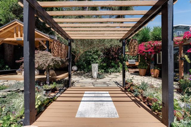 527 Clubhouse Drive, Aptos, CA 95003