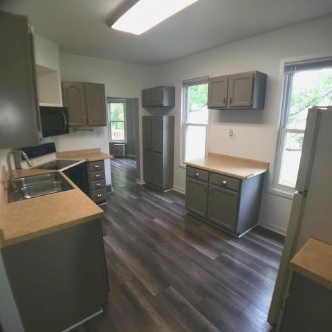 238 W School Street, Belleville, WI 53508