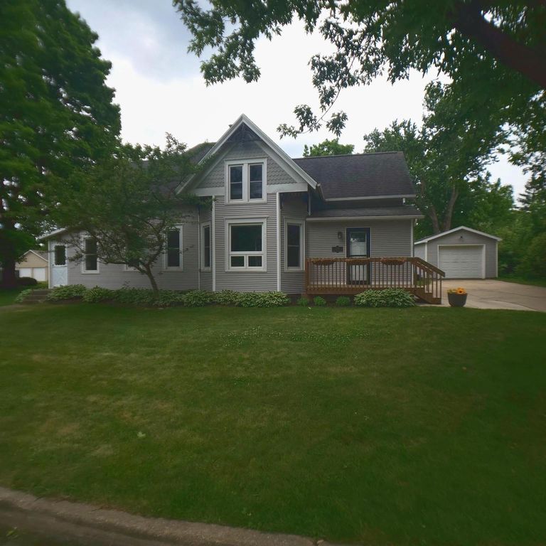 238 W School Street, Belleville, WI 53508