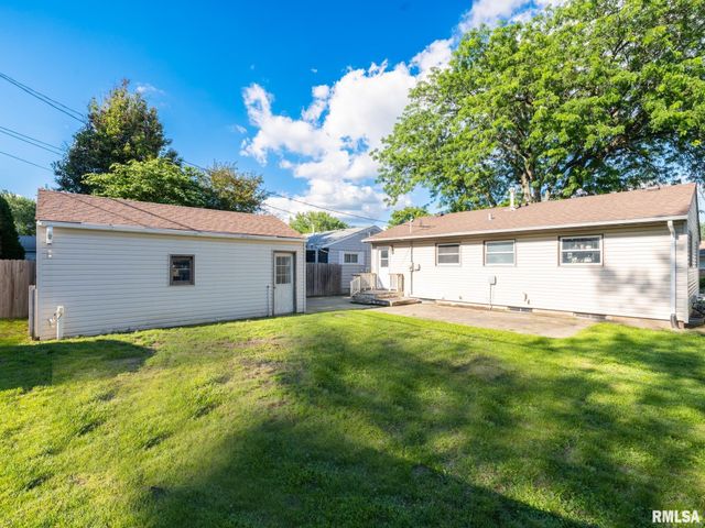 421 CAPRI Street, Pekin, IL 61554