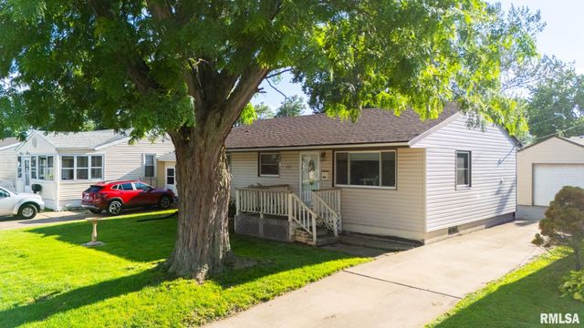 421 CAPRI Street, Pekin, IL 61554