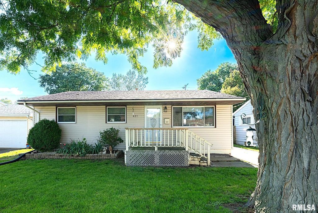 421 CAPRI Street, Pekin, IL 61554