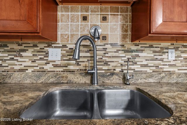 7312 Autumn Bent Way, Crestwood, KY 40014