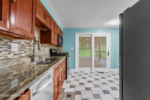 7312 Autumn Bent Way, Crestwood, KY 40014