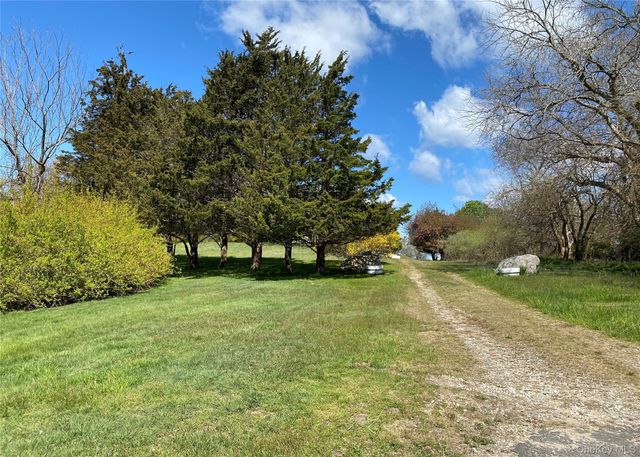 100 Sound Drive, Greenport, NY 11944