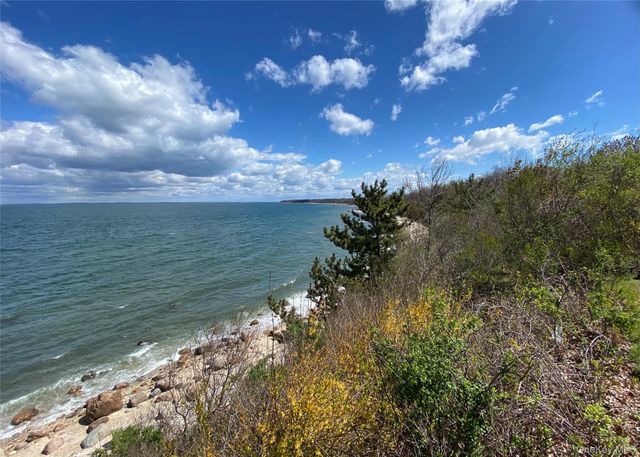 100 Sound Drive, Greenport, NY 11944