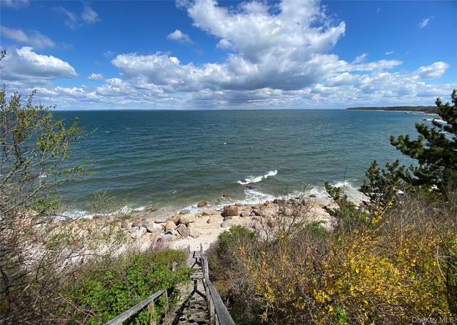 100 Sound Drive, Greenport, NY 11944
