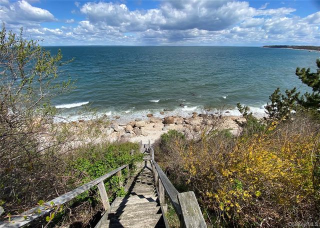 100 Sound Drive, Greenport, NY 11944