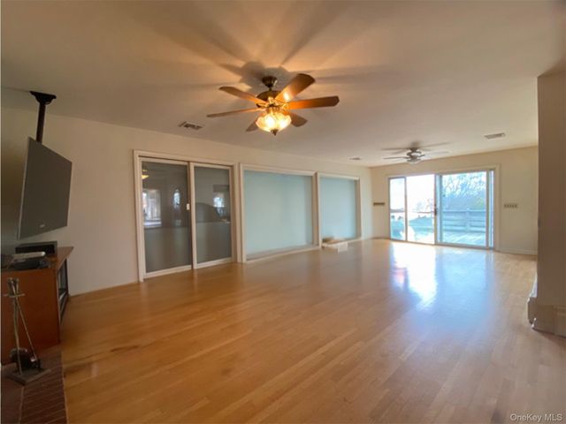 100 Sound Drive, Greenport, NY 11944