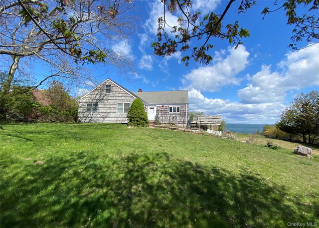 100 Sound Drive, Greenport, NY 11944