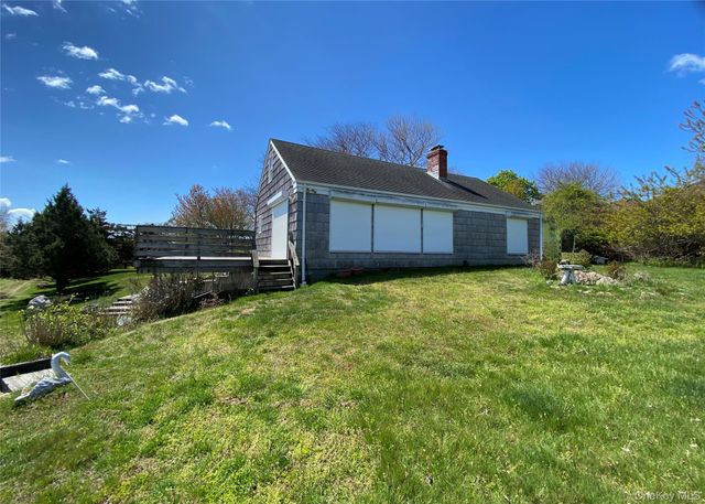 100 Sound Drive, Greenport, NY 11944
