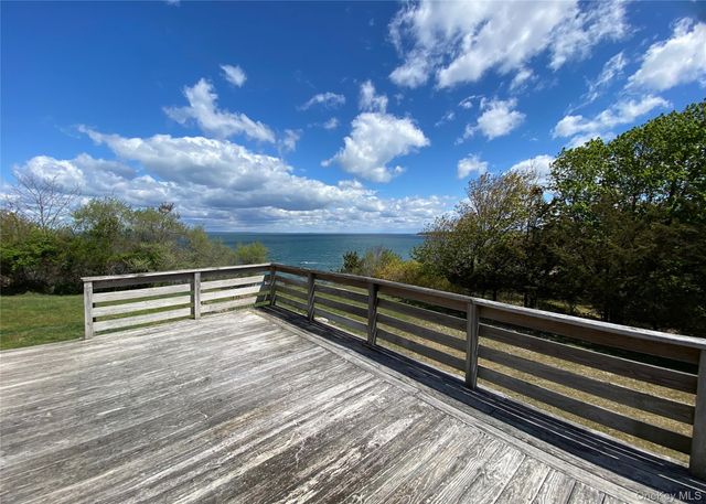 100 Sound Drive, Greenport, NY 11944