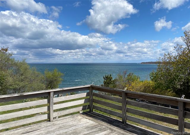 100 Sound Drive, Greenport, NY 11944