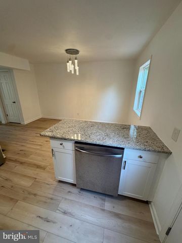 708 OLDE GREENWICH CIR, Fredericksburg, VA 22408