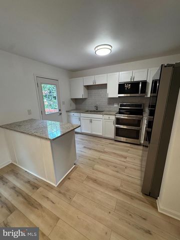 708 OLDE GREENWICH CIR, Fredericksburg, VA 22408