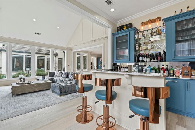 17632 Harbord Oaks Circle, Dallas, TX 75252