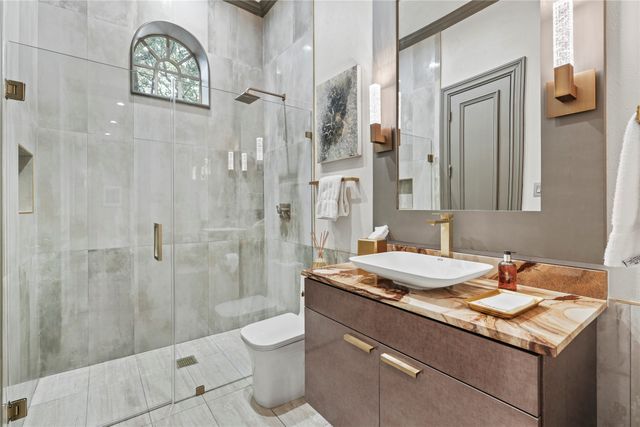 17632 Harbord Oaks Circle, Dallas, TX 75252