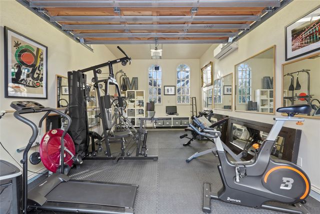 17632 Harbord Oaks Circle, Dallas, TX 75252