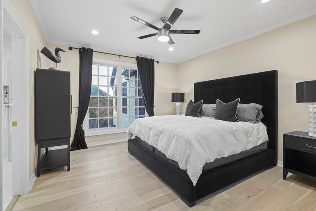 17632 Harbord Oaks Circle, Dallas, TX 75252