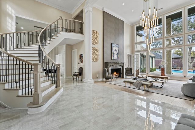 17632 Harbord Oaks Circle, Dallas, TX 75252