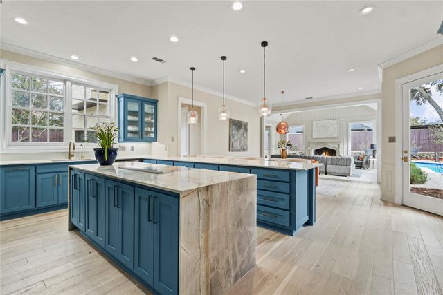 17632 Harbord Oaks Circle, Dallas, TX 75252