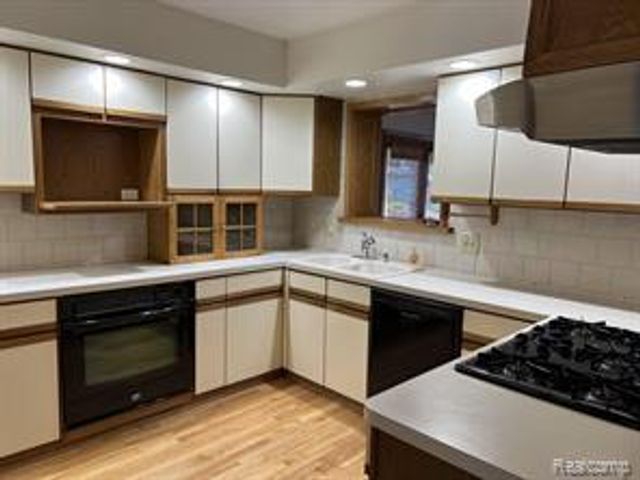 8905 Danzig Street, Livonia, MI 48150